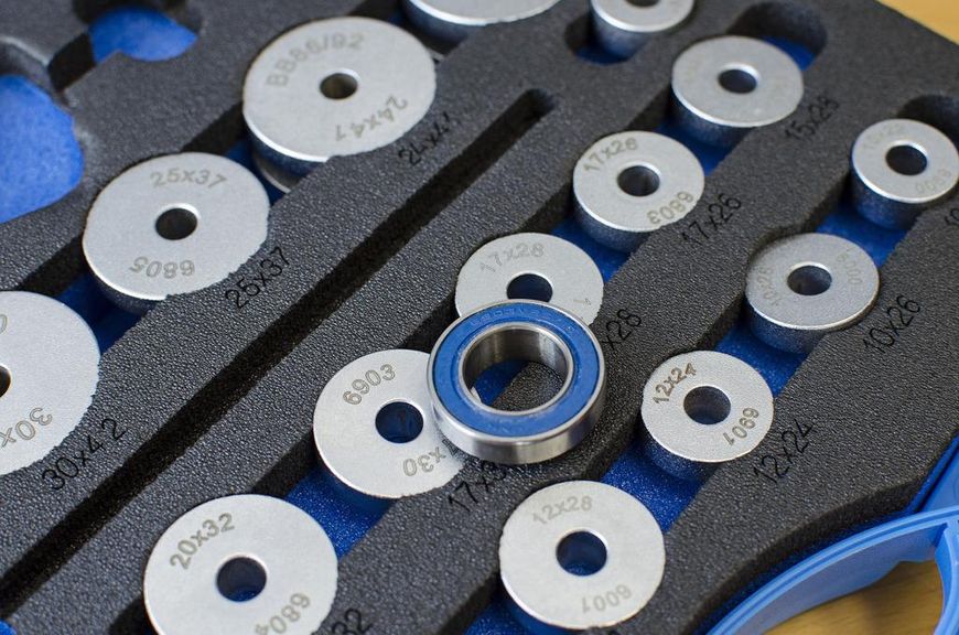 Універсальний набір для запресування підшипників Unior Tools Universal bearing press 623301-1721 фото