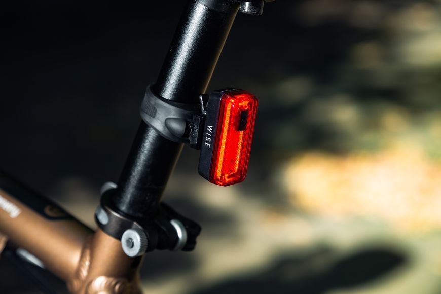 Задний свет ONRIDE Wise (20 lm, 350 mAh, Type-C), с датчиком освещенности 2526116104421 фото