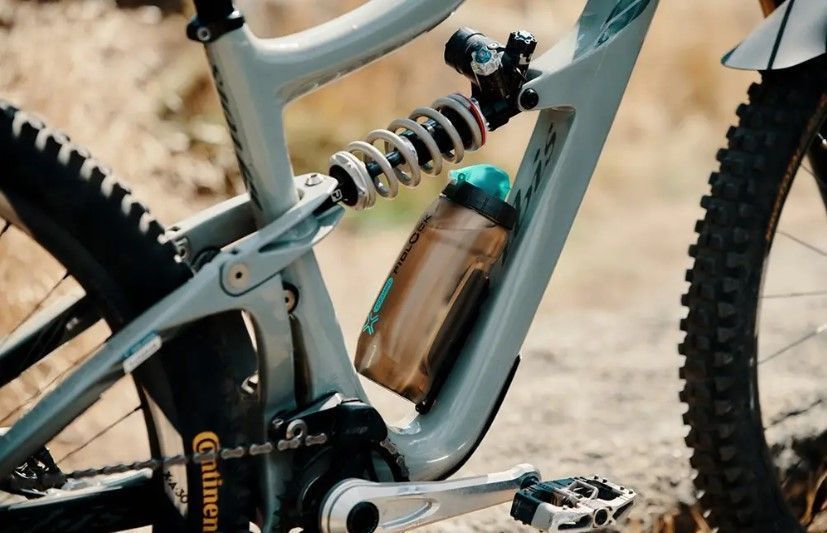 Антибактериальная фляга с конектором FIDLOCK TWIST single bottle 590 мл, прозрачная/черная 4251207 403736 фото