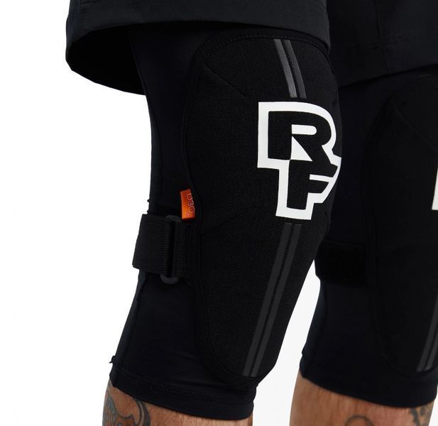 Защита колен Race Face Indy Knee Stealth черный L RFAAINDYUSTE04 фото