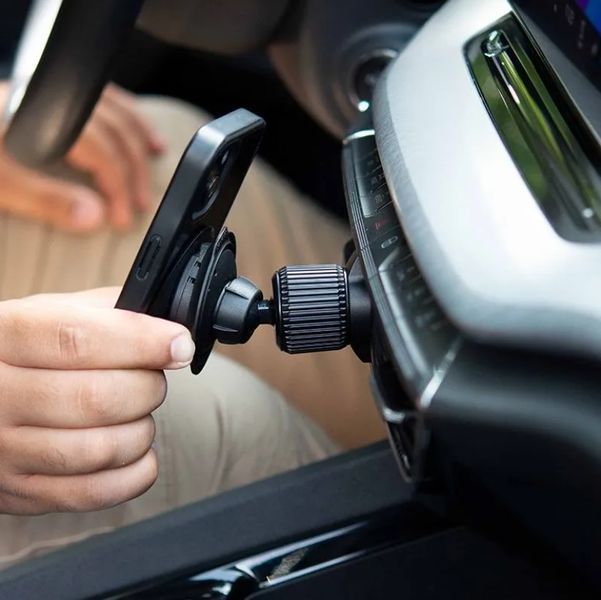Крепление телефона в отверстие кондиционера автомобиля FIDLOCK VACUUM car vent base, черный 4251207 405815 фото